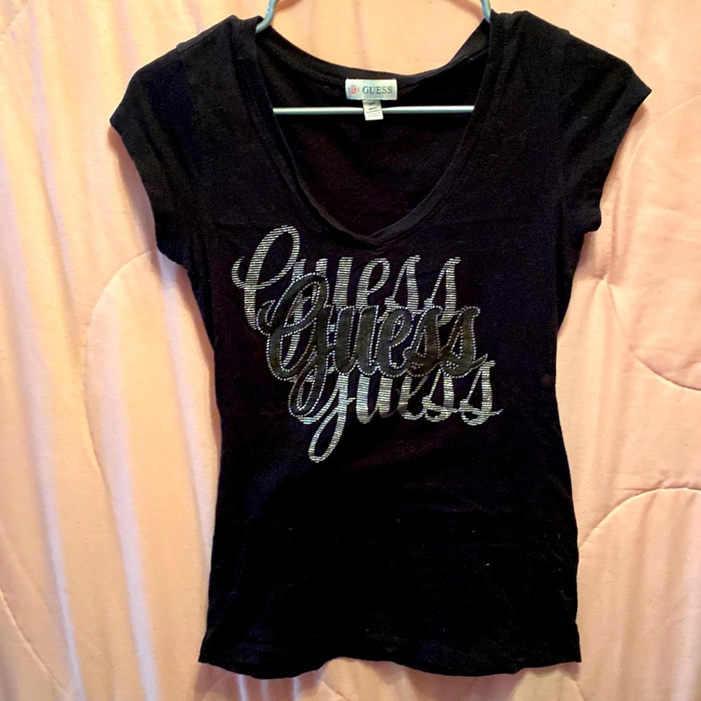 Women’s guess tshirt